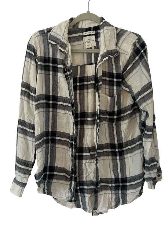 American Eagle Outfitters Tops - Black & White Flannel Button Down American Eagle Plaid Design Women’s Medium Fit